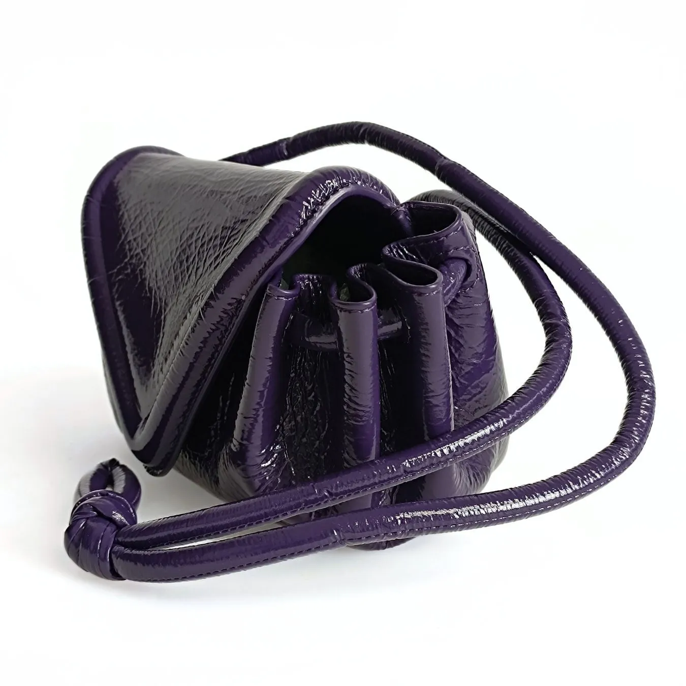 BOTTEGA VENETA Bottega Veneta Bottega Veneta Becco shoulder bag in purple textured leather