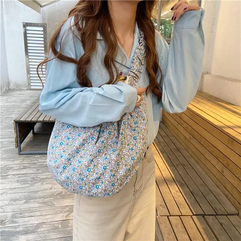 Classic Fashionable Women's Floral Print Cotton Crossbody Bags For Shopping