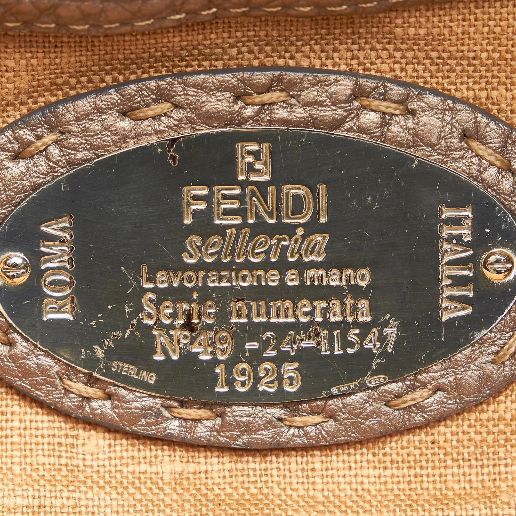 Fendi Selleria Linda Leather Shoulder Bag (SHG-26507)