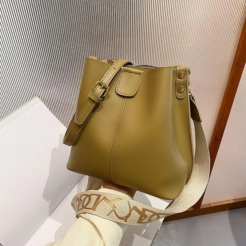 French Minority Design Wide Shoulder Strap Bucket Bag