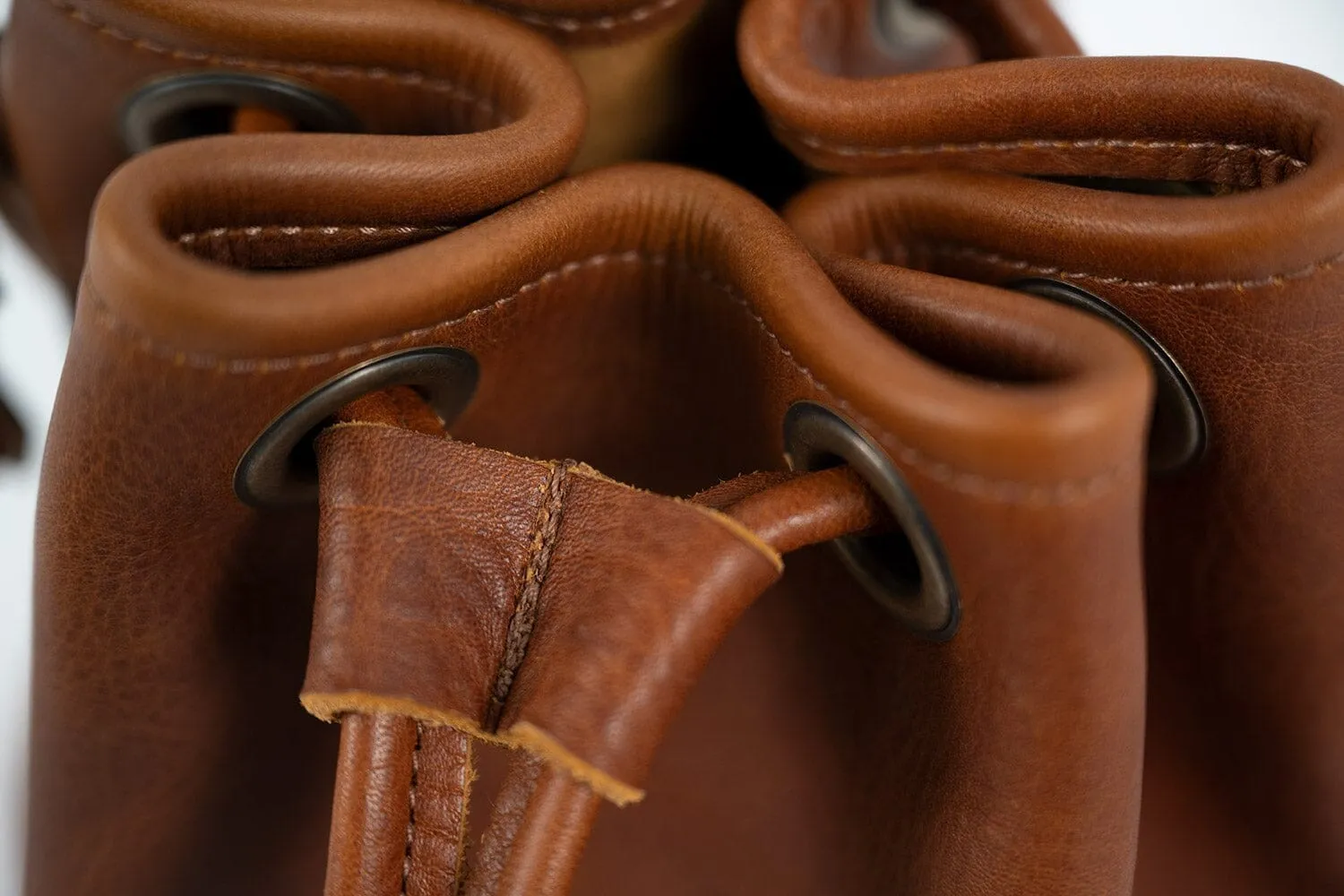 LEATHER BUCKET BAG - SMALL - FOREST GREEN