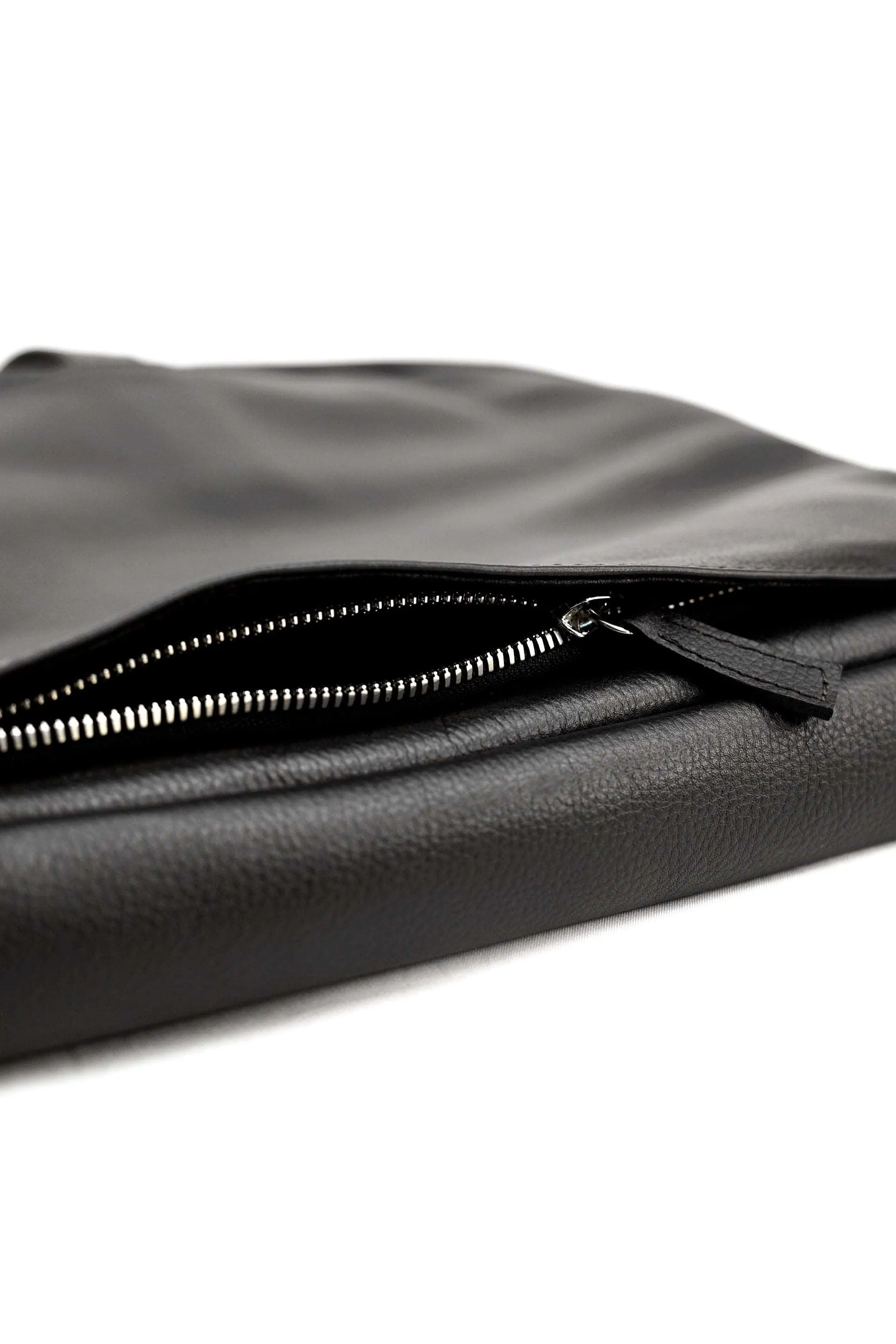 The Millennial // Sleek laptop Bag